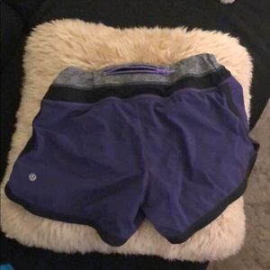 Lululemon shorts size 6